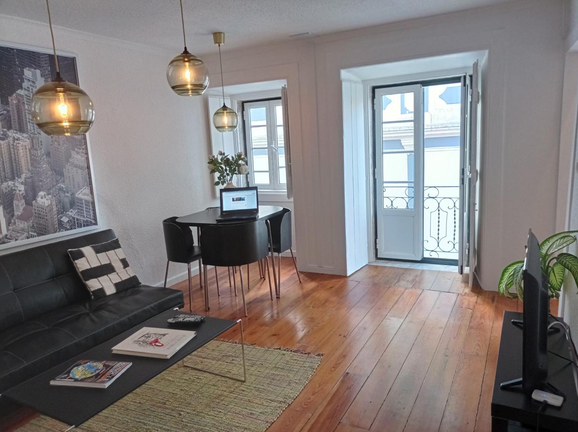 Typical Duplex In Bairro Alto Apartment